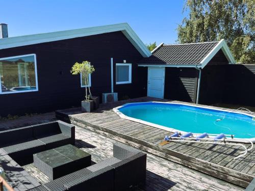 Bazén v ubytování Holiday Home Sannie - 250m from the sea by Interhome nebo v jeho okolí
