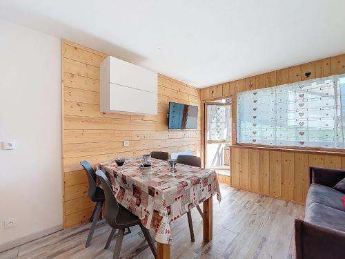 Studio Les Asters-41 by Interhome