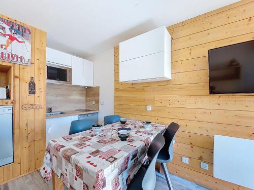 Studio Les Asters-41 by Interhome