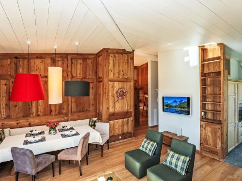 Apartment Chesa Spuonda Verde 2-5 by Interhome