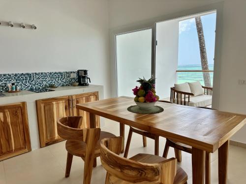 Η κουζίνα ή μικρή κουζίνα στο OceanView Penthouse BS with Pool