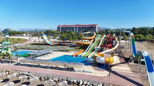 Bazén v ubytování CasaFora Resort Hotel - All Inclusive Plus Concept nebo v jeho okolí