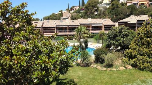 Appartement T2 avec Piscine 300m plage et crique
