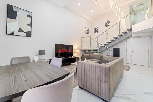 Duplex 2BR next to Marina Beach