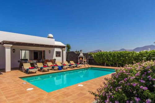 Villa Dorada by Villa Plus