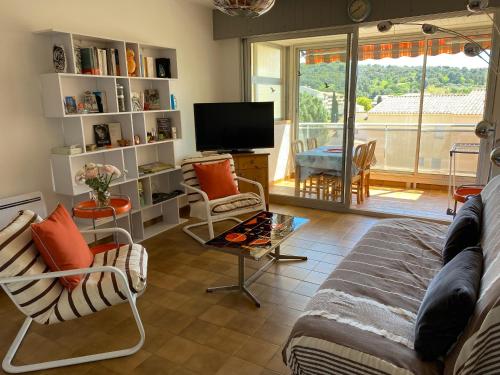 l'appart de la mer Sanary, confort absolu, tout à pied, port, plage, clim et garage privé