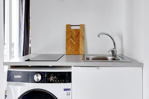 TBS 340 - Superb apartment in Paris 10