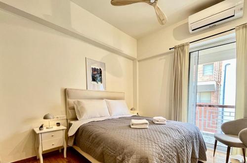 Dafne Athens renovated apartment 170m from Metro