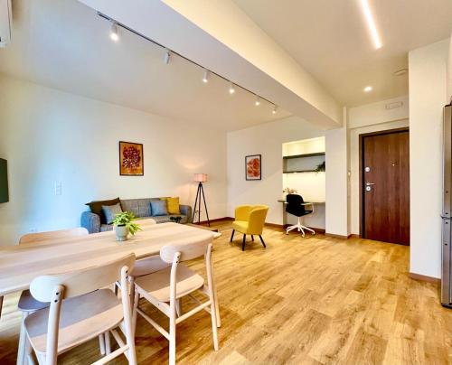 Dafne Athens renovated apartment 170m from Metro