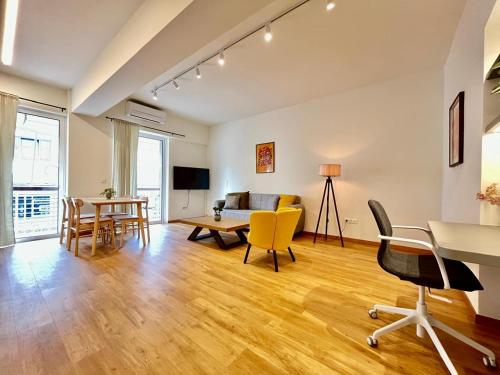 Dafne Athens renovated apartment 170m from Metro