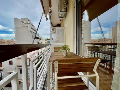 Dafne Athens renovated apartment 170m from Metro