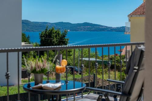 Villa Lav Lux Elegant Residence with Private Heated Pool