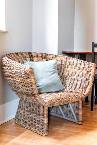 Гостиная зона в Short North - Convention - Private Parking - Pets - 2BR