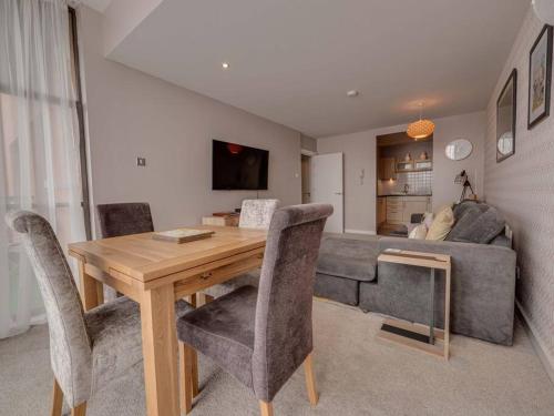 2 Bed Deansgate Apartment City Centre photo 5