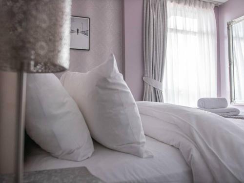 2 Bed Deansgate Apartment City Centre photo 17