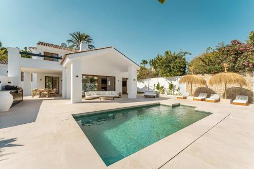 Villa Marbesa I Beach Pool Gym Cinema Outdoor BBQ Parking