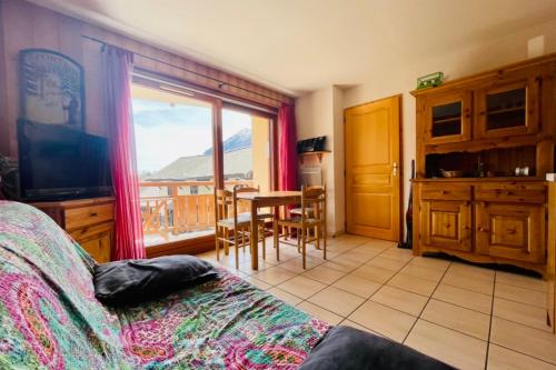 Χώρος καθιστικού στο Nice Apartment With Balcon View On The Mountain