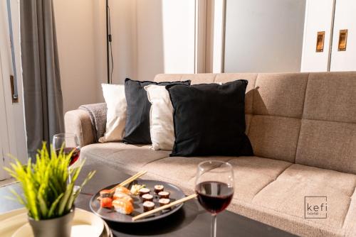 Cozy 3-BDR Flat at Tavros Metro - 10 Min to Center