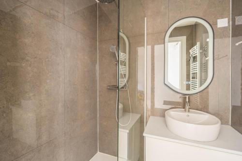 Gallery image of Villa Panorama Maison de charme avec jardin in Oyonnax