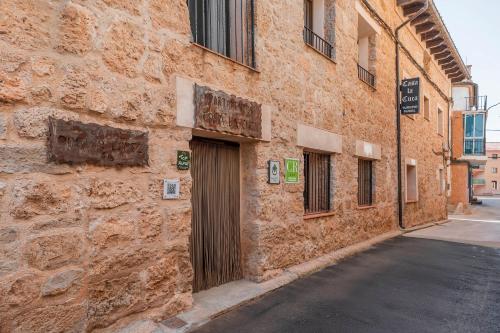 Afbeelding uit fotogalerij van Apartamentos Casa La Cuca in Alfambra