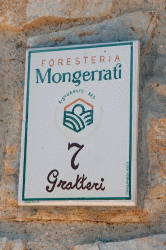 Un certificado, premio, letrero u otro documento en Foresteria Mongerrati
