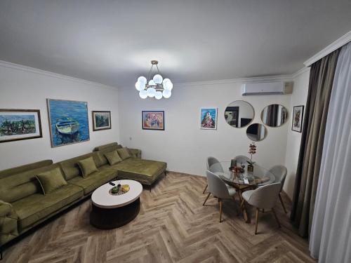 Posezení v ubytování Stay Point Jerry - Podgorica City Apartment
