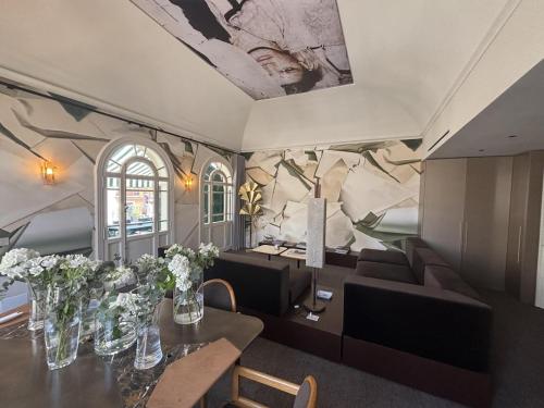 Amazing Luxury Penthouse Suite