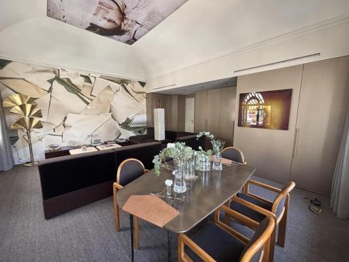 Amazing Luxury Penthouse Suite