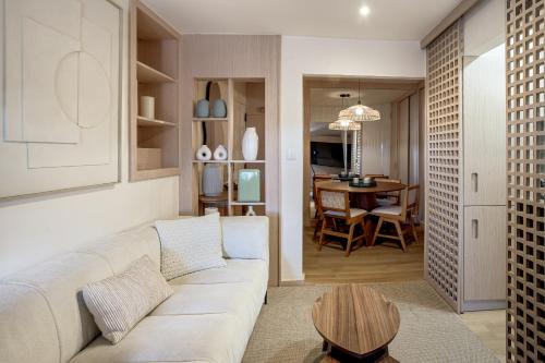 Bairro Alto Rooftop with Balcony and View by Homing