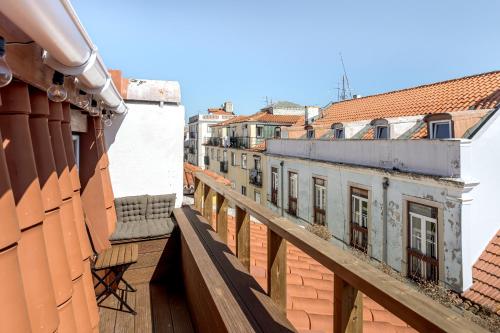 Bairro Alto Rooftop with Balcony and View by Homing