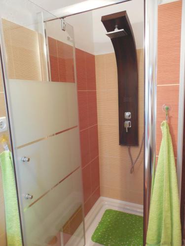 Ванная комната в Orange Bamboo Suite