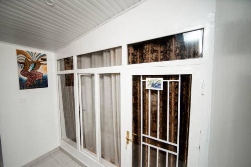 Gambar di galeri bagi INZOZI AFRICA HOUSE B&B-Gishushu di Kigali