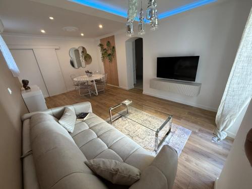 Apartment, La cour du temps
