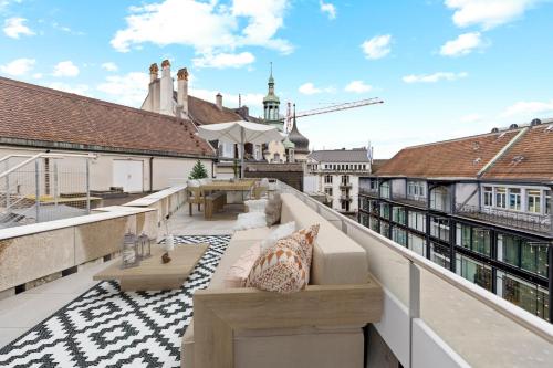 Bahnhofstrasse Designer Penthouse Private Rooftop