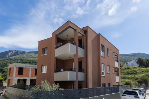 Apartments with parking space Podstrana - Split - 24380