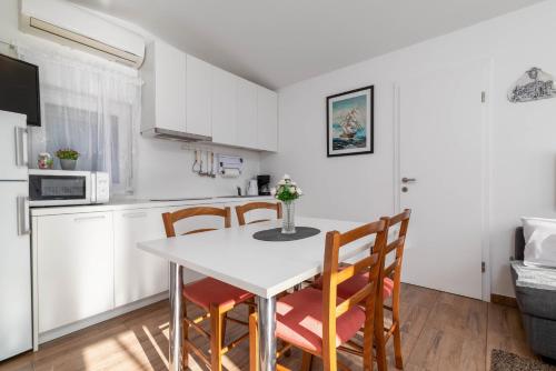 Family friendly house with a swimming pool Rovinj - 24903