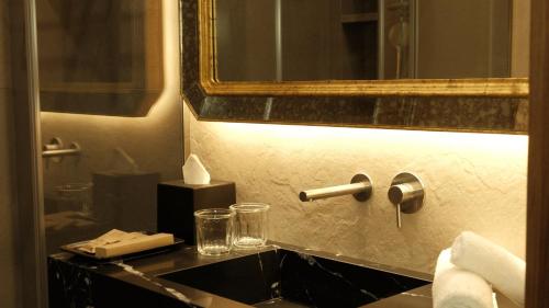 Vannituba majutusasutuses Hotel Indigo Batumi - Old Town by IHG