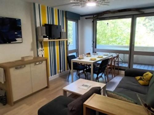 Appartement 6 pers, pied des pistes, lumineux avec balcon - FR-1-515-237
