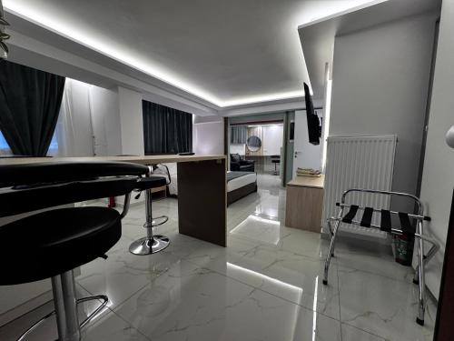 Athens Stay 40