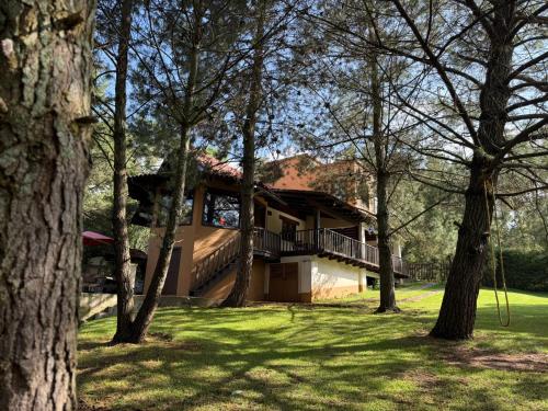Un jardín fuera de Cabaña El Roble Mazamitla