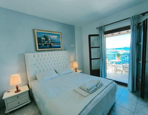 Кровать или кровати в номере Anna Maria - Vanessa Apartments