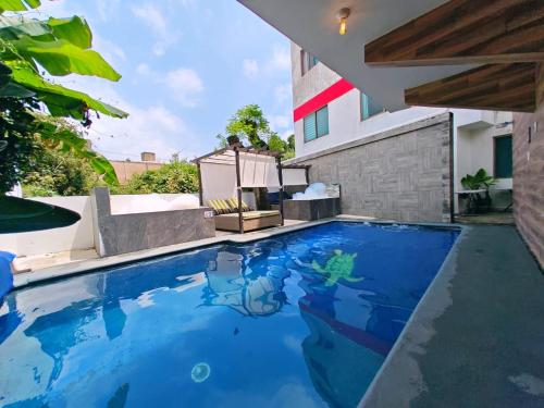 Bazén v ubytování Lujoso y Amplio Loft con Alberca Climatizada, Dos Jacuzzis, Lujo y Amenidades, Terraza con Asador, Cuernavaca Somos los Únicos en Ofrecerte para tu Uso Personal y Exclusivo Dos Jacuzzis Premium con Agua Caliente y Sistema de Hidromasaje, Tipo Spa! nebo v jeho okolí