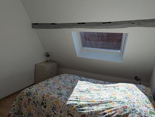 Katil atau katil-katil dalam bilik di Le Triplex maison de ville rénovée