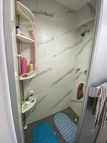 Ένα μπάνιο στο Ortiz House