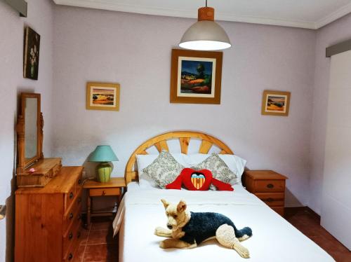 Postel nebo postele na pokoji v ubytování Beautiful bedroom Country Villa with swimming pool