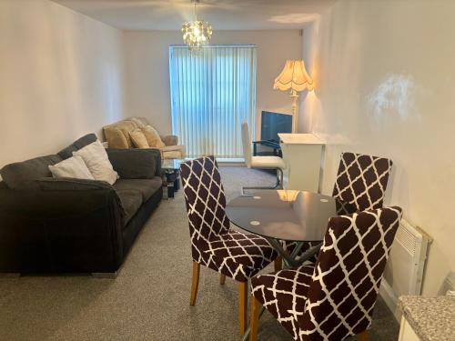 Gallery image of 2 Bed Apartment-Sleeps 5-Free Parking in Monmore Green