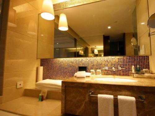 Zhangjiagang Guomao Hotelにあるバスルーム