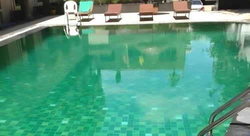 Πισίνα στο ή κοντά στο Honey Lodge