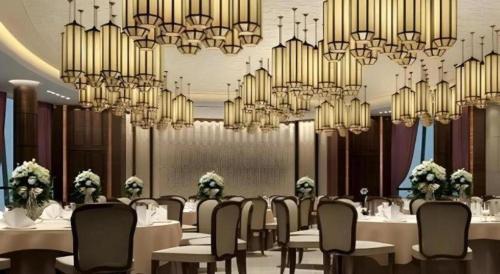 Restaurace v ubytování Jiyuan Oriental Jianguo Hotel