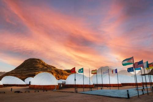 Φυσικό τοπίο κοντά σε οργανωμένο κάμπινγκ